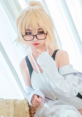 两个女人诱惑