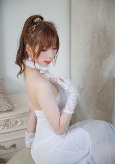 《年轻女教师2》在线播放
