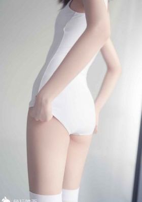关秀媚三级露全乳